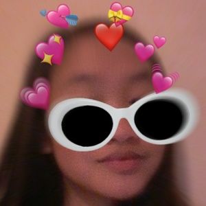 Meet your Posher, Lydia